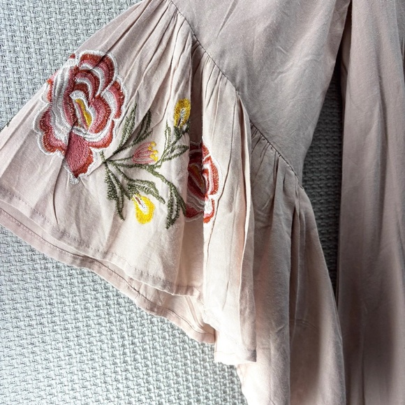 NWT Feathers Light Pink Flared Sleeve Blouse Women Sz Small- Boho Peasant Flowy - Picture 4 of 9